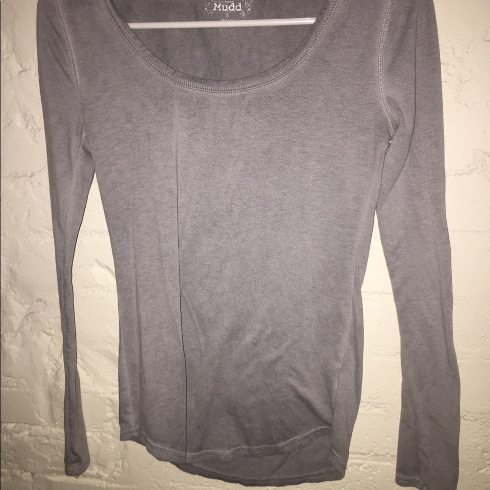 Basic grey long sleeve shirt